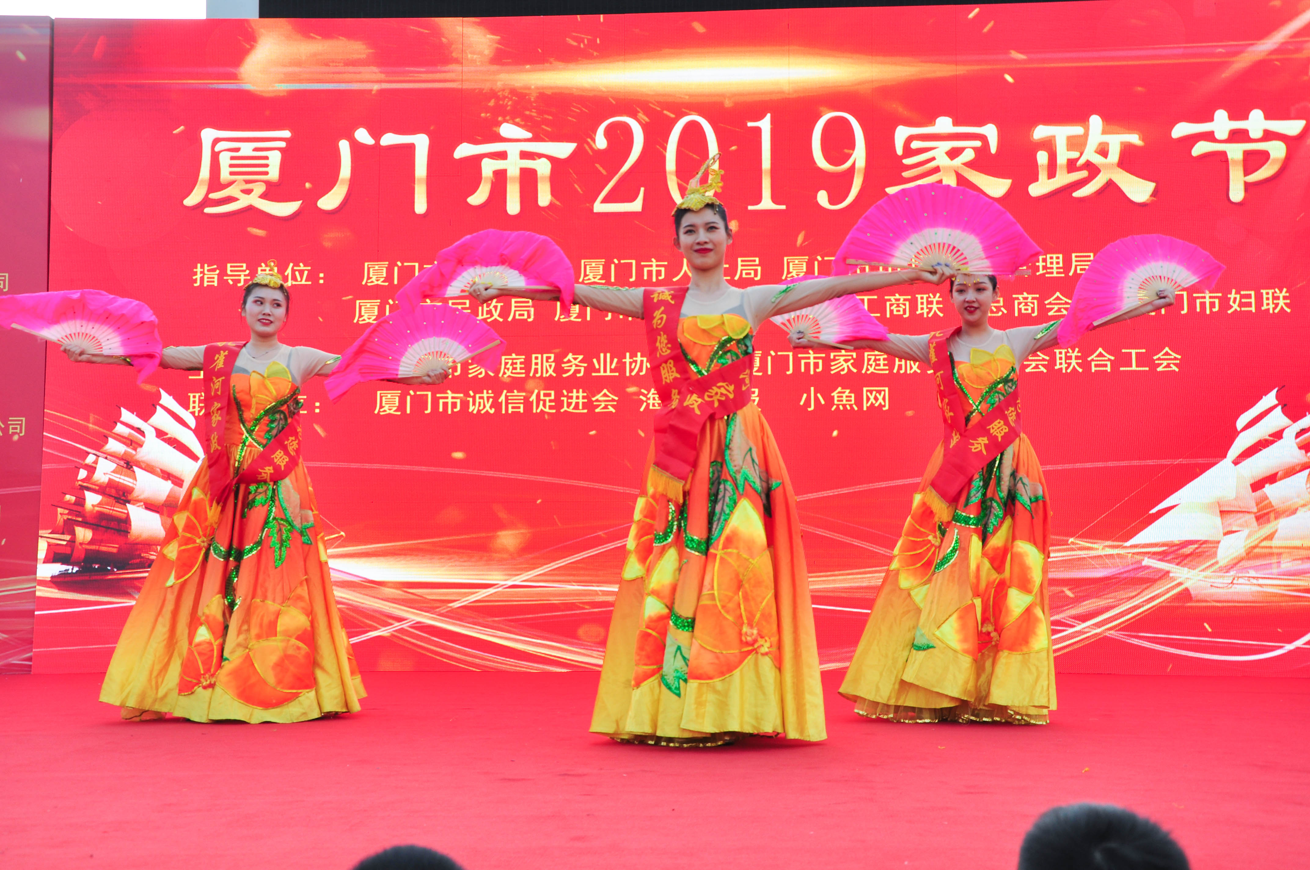 �g��Ц�Z��һ����ʮ�˰���ˇ�R�ψ�������ȸ�������B�T�е����ü�����(ji��)